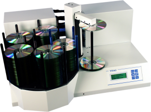 Imagine de TEAC ALR8500D CD/DVD/BD- copying robot with 8 drives